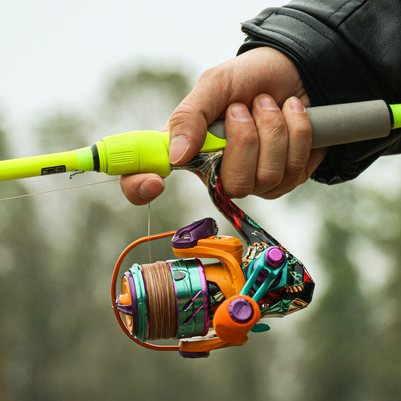 Load image into Gallery viewer, RUNCL Merced II Spinning Reel – 5.2:1 Gear Ratio, Max Drag 22.05 LB
